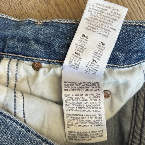 MOTHER Denim Dazzler Mid Rise Crop Fray in We're All In This Together Raw Hem - Picture 4 of 8